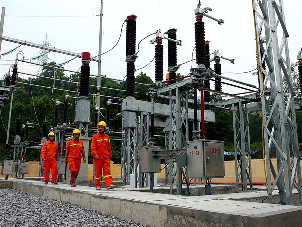 Quảng Ninh hoàn thành đưa điện lưới quốc gia về 5 xã đảo Đông Bắc ảnh 1