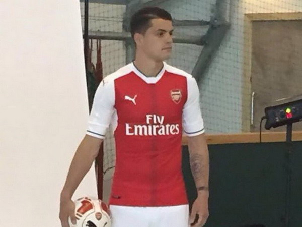 Chiêu mộ thành công Xhaka: Arsenal đã thông minh hơn? ảnh 1
