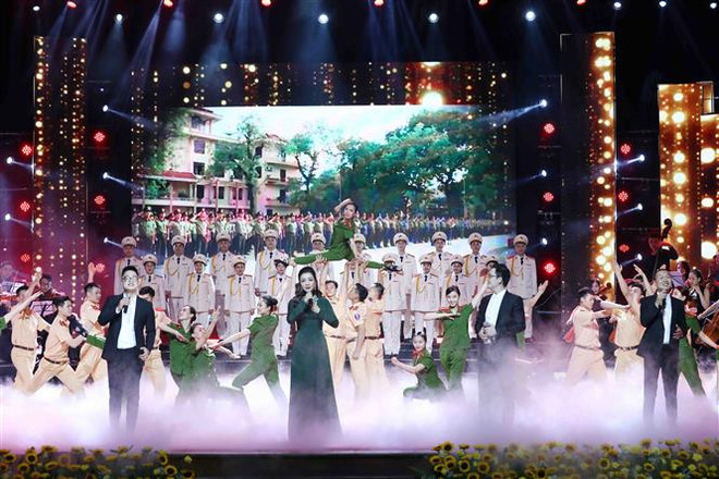 Chủ tịch nước dự chương trình tôn vinh 63 Trưởng Công an xã tiêu biểu ảnh 2