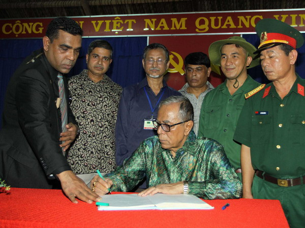 Bangladesh muốn tăng cường đưa lao động, du khách tới TP.HCM ảnh 1