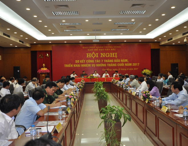 Tây Bắc ưu tiên ổn định đời sống người dân sau lũ quét ảnh 1