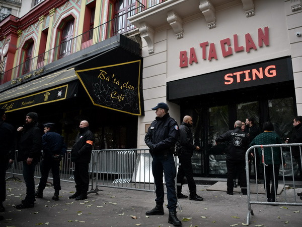 Cảnh sát Pháp gác tại thủ đô Paris ngày 12/11. (Nguồn: AFP/TTXVN) Những phần tử tình nghi khủng bố âm mưu tấn công Paris vào 1/12 ảnh 1