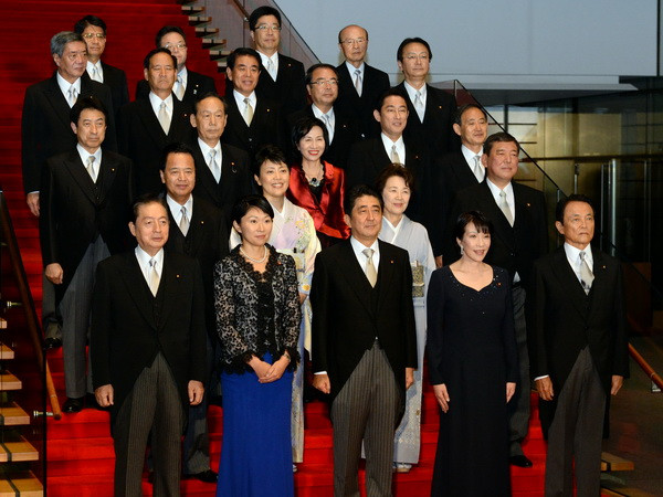 Tỷ lệ ủng hộ nội các của Thủ tướng Shinzo Abe tăng ấn tượng ảnh 1