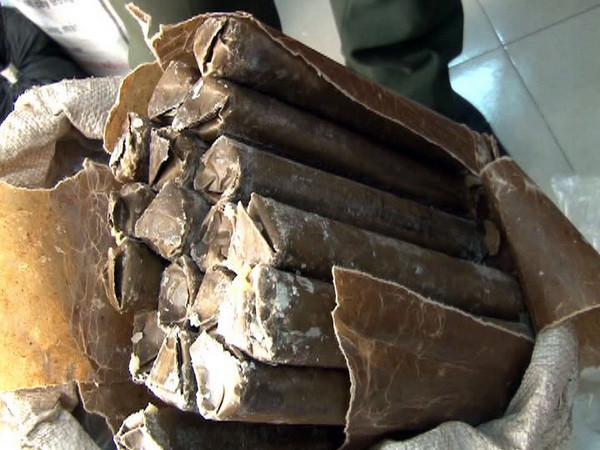 Quảng Bình: Bắt đối tượng vận chuyển 34kg thuốc nổ từ biên giới ảnh 1