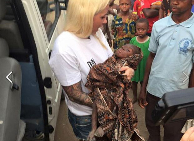 Xót xa bé trai 2 tuổi bị gia đình bỏ rơi vì nghĩ là phù thủy ảnh 1