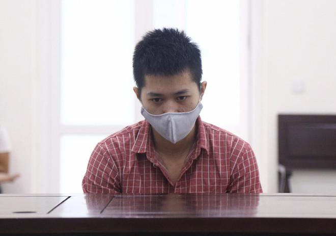 Hà Nội: Phạt tù mẹ đẻ, cha dượng vì hành hạ, hiếp dâm con gái ảnh 1