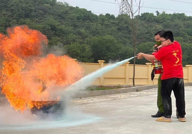 Tạo dựng ý thức tuân thủ pháp luật cho người trẻ trong nhà trường ảnh 2