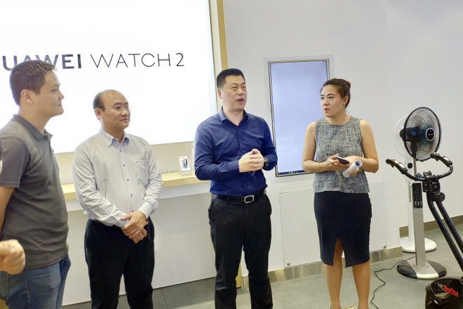 Cận cảnh cửa hàng trải nghiệm đầu tiên của Huawei tại Việt Nam ảnh 8