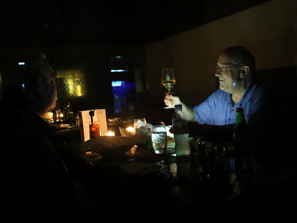 Giờ Trái Đất 2016 tại Việt Nam tiết kiệm được 451.000 kWh điện ảnh 1