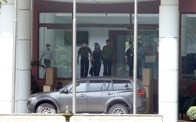 Khám xét nơi ở, nơi làm việc của Thứ trưởng Bộ Y tế Trương Quốc Cường ảnh 1