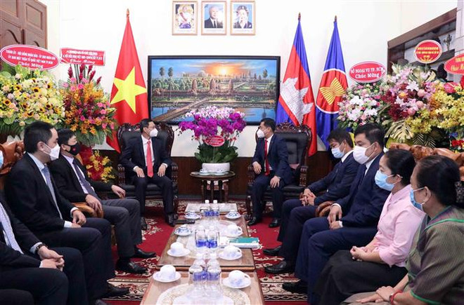 Thành phố Hồ Chí Minh chúc mừng Quốc khánh Campuchia ảnh 1