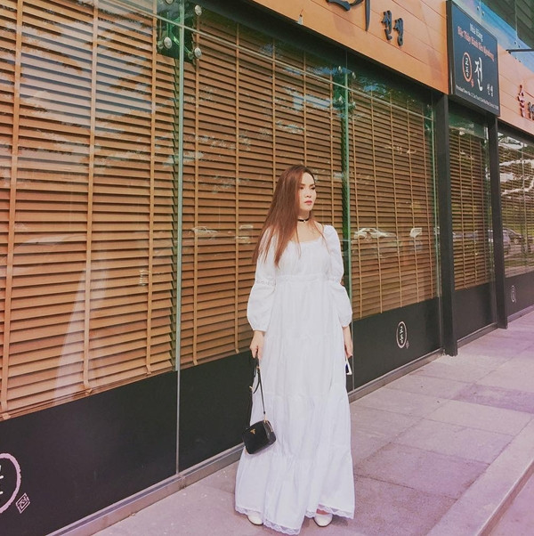 Hà Hồ đối lập Lan Khuê, Quỳnh Châu "rủ" Huyền My diện đồ tối giản ảnh 6