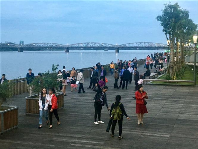 Thủ tướng chỉ đạo bảo đảm an toàn giao thông cho khách du lịch ảnh 1