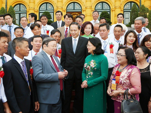 Quyền Chủ tịch nước gặp mặt đại biểu Nông dân Việt Nam xuất sắc ảnh 1