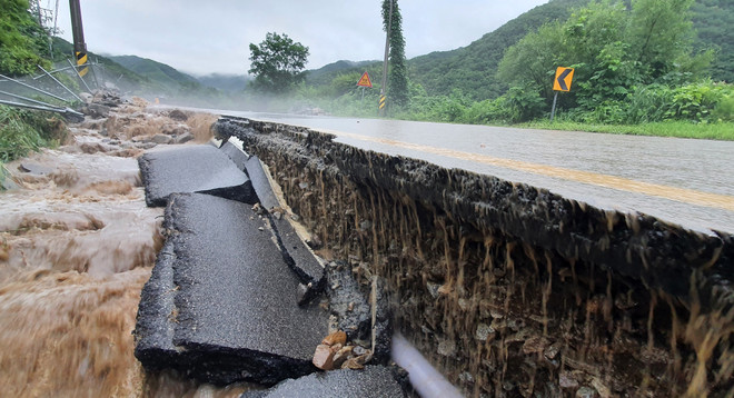 21 người thiệt mạng vì mưa lớn kéo dài một tuần tại Hàn Quốc ảnh 1