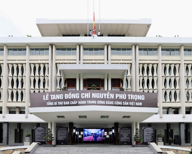 Lễ Quốc tang Tổng Bí thư Nguyễn Phú Trọng tại khu vực phía Nam diễn ra tại Hội trường Thống Nhất (số 135 Nam Kỳ Khởi Nghĩa, phường Bến Thành, Quận 1, Thành phố Hồ Chí Minh). (Ảnh: Hồng Giang/TTXVN) ttxvn_quoc tang TPHCM (2)_resize.jpeg