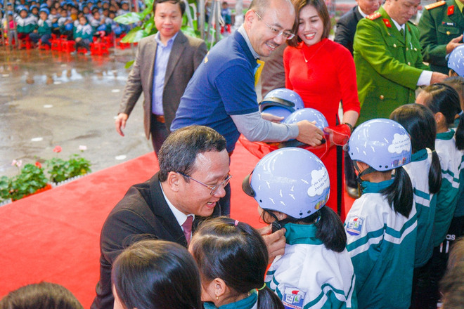 Nhiều học sinh điều khiển xe máy khi chưa đủ tuổi, không có bằng lái ảnh 2