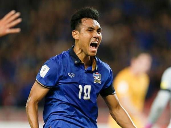 Chân sút số 1 Thái Lan hồi hộp khi đối đầu Đặng Văn Lâm ảnh 1