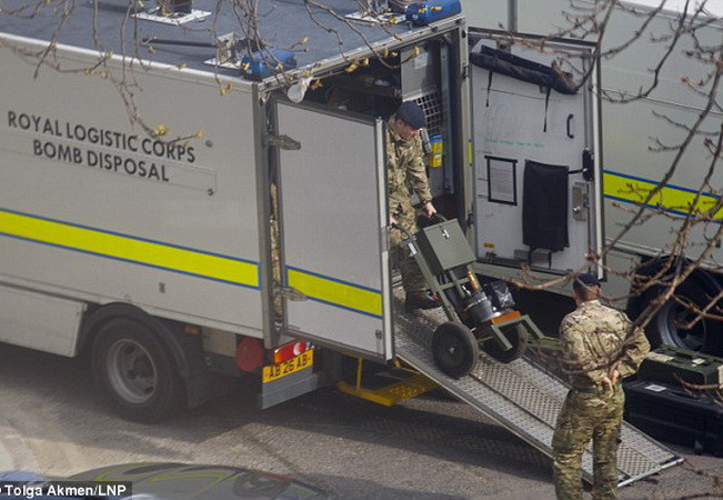 Anh: Hàng trăm hộ dân sơ tán vì phát hiện bom từ Thế chiến thứ II ảnh 1