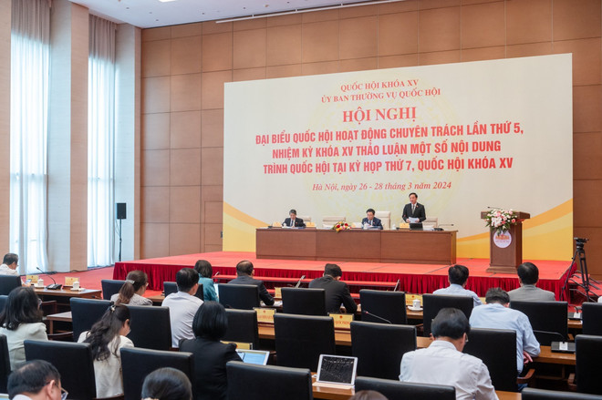 Đại biểu Quốc hội hoạt động chuyên trách thảo luận về dự án Luật Tổ chức Toà án nhân dân (sửa đổi) và Luật Lưu trữ (sửa đổi). (Ảnh: Phương Hoa/TTXVN) ttxvn_luat luu tru.jpg