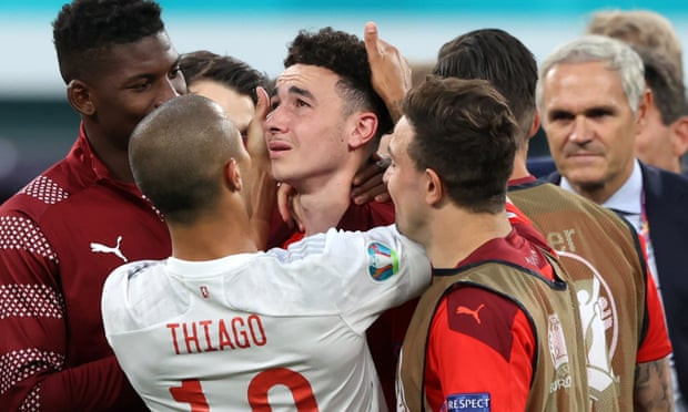 Tây Ban Nha vào bán kết EURO 2020 sau loạt sút luân lưu may rủi ảnh 1