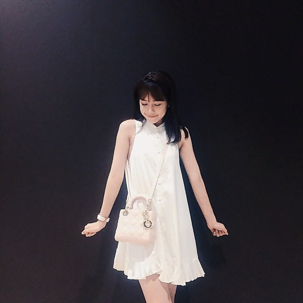 Hồ Ngọc Hà rực rỡ, Hoàng Thùy Linh sành điệu dạo phố tuần này ảnh 10