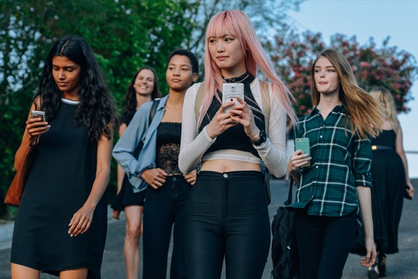 Fernada Ly: "Tóc hồng" khuynh đảo làng thời trang quốc tế ảnh 7