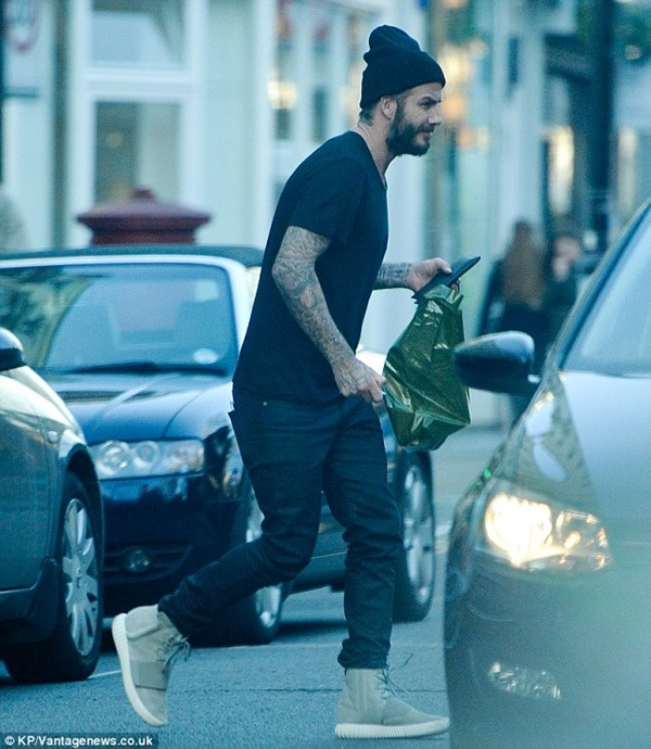 Những đôi giày sneakers cực chất "cộp mác" người nổi tiếng ảnh 3