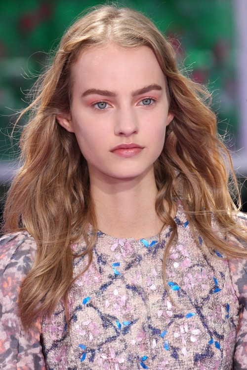 Năm kiểu làm đẹp mê hoặc từ tuần lễ thời trang Haute Couture ảnh 16