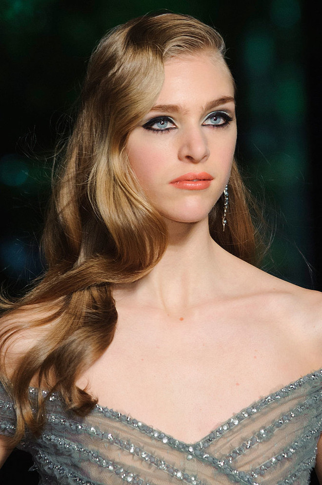 Năm kiểu làm đẹp mê hoặc từ tuần lễ thời trang Haute Couture ảnh 11