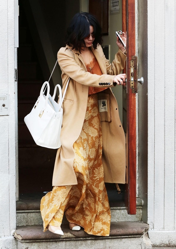 Học lỏm bí kíp diện đầm maxi cuốn hút như Vanessa Hudgens ảnh 6