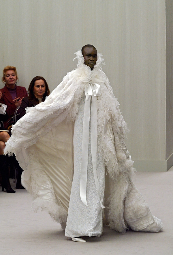 Những mẫu cưng của "ông hoàng" Karl Lagerfeld trong 20 năm qua ảnh 9