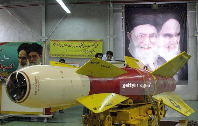 Iran lần đầu triển lãm vũ khí sau khi Liên hợp quốc dỡ bỏ trừng phạt ảnh 1