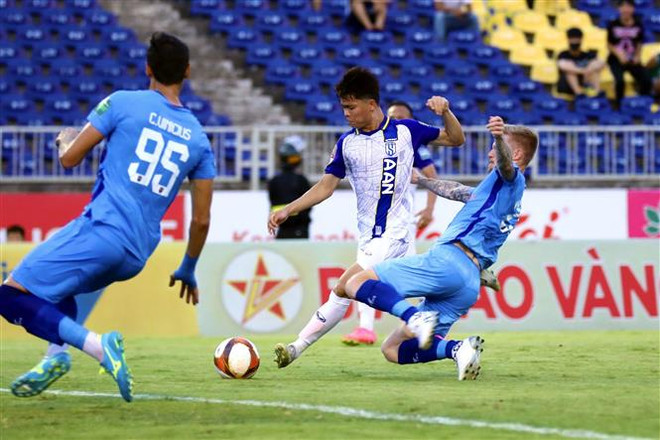 V-League 1-2023: Sông Lam Nghệ An thua Becamex Bình Dương 0-2 ảnh 1