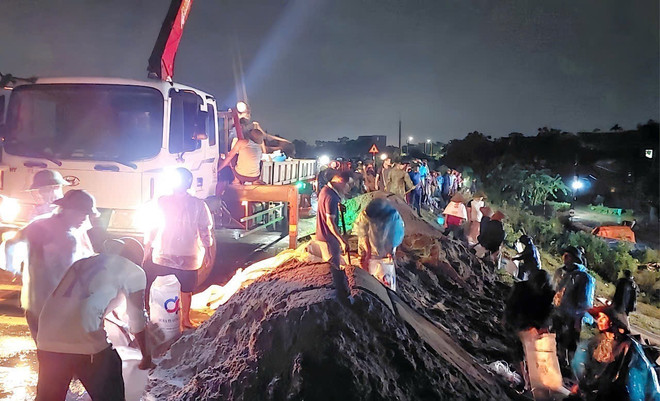 TTXVN_1209 Phu Tho de song Lo 4.jpeg