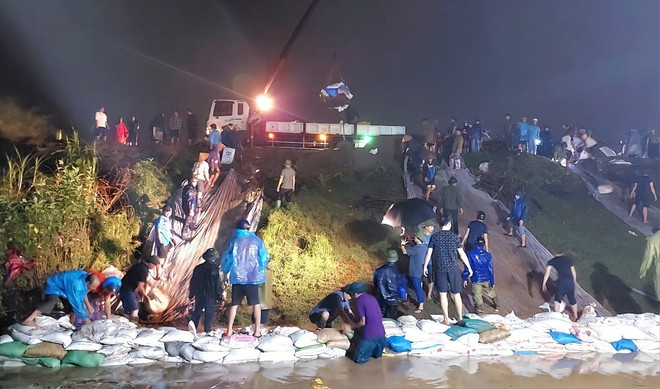 TTXVN_1209 Phu Tho de song Lo 1.jpeg