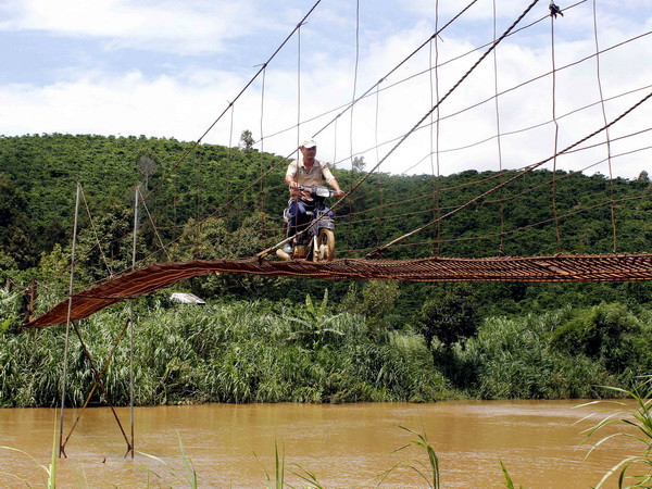 Cận cảnh 15 cầu treo ở mức rất nguy hiểm cần phải thay thế ảnh 3