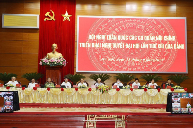Sáng 15/9, tại Hà Nội, Tổng Bí thư Nguyễn Phú Trọng chủ trì Hội nghị trực tuyến toàn quốc các cơ quan nội chính triển khai Nghị quyết Đại hội lần thứ XIII của Đảng. (Ảnh: Trí Dũng/TTXVN) Các cơ quan nội chính phải thật sự là những "Thanh bảo kiếm sắc bén" ảnh 4