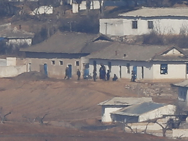 Thêm 3 công dân Triều Tiên đào tẩu sang Hàn Quốc bằng đường biển ảnh 1