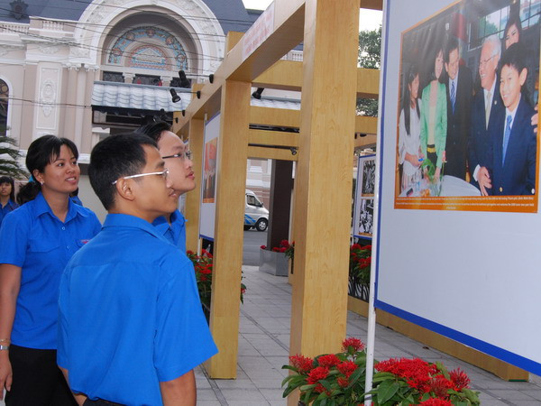 Triển lãm ảnh Đảng Cộng sản Việt Nam - Sáng mãi một niềm tin ảnh 1