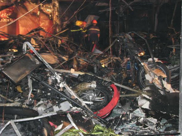 Cháy lớn tại đại lý Honda, hàng trăm xe máy bị thiêu rụi ảnh 2