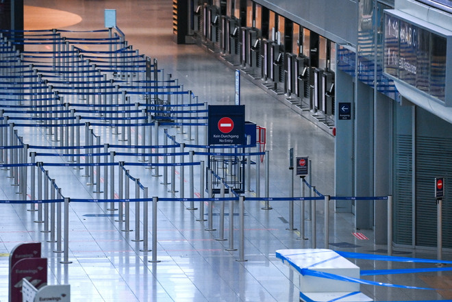 Biến thể Omicron đẩy lùi hy vọng phục hồi ngành hàng không thế giới ảnh 1