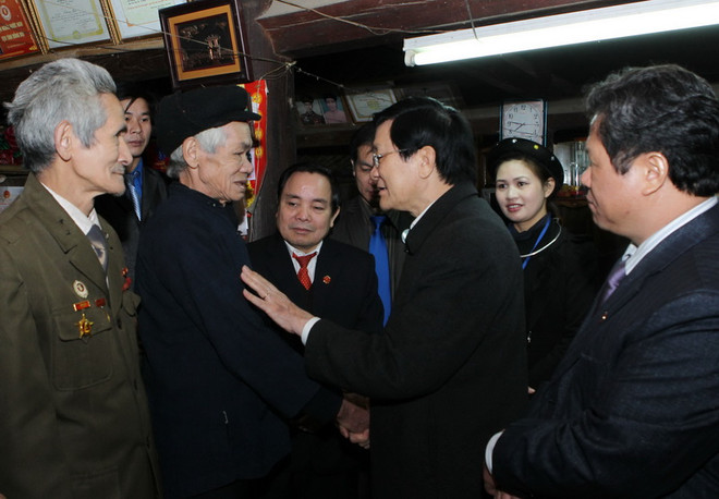 Tổ chức míttinh lớn kỷ niệm 70 năm Tổng tuyển cử lần đầu tiên ảnh 1