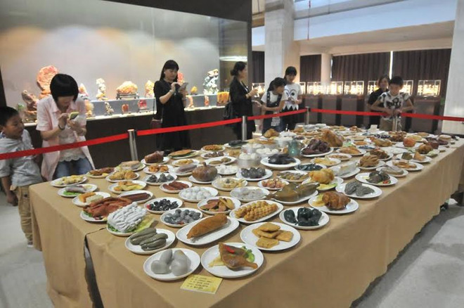 Ngỡ ngàng với bàn tiệc sơn hào hải vị được khắc từ đá cẩm thạch ảnh 3