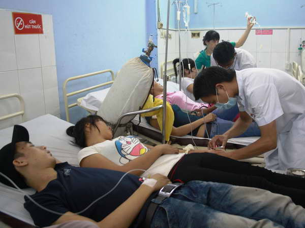 Số công nhân Công ty MCNEX Vina bị ngộ độc tiếp tục tăng ảnh 1