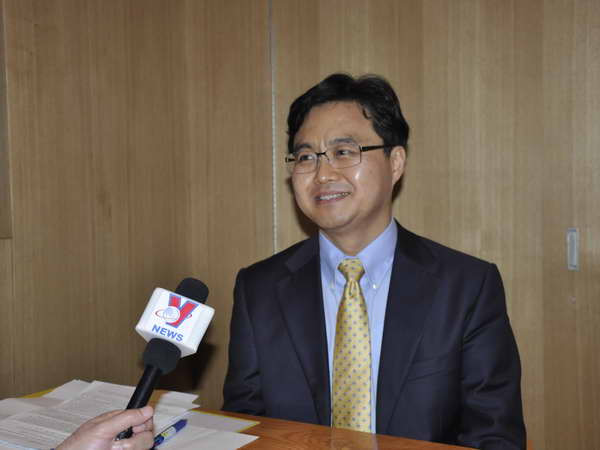 Giáo sư Kim Tae-wan, Trưởng Khoa chính trị Đại học Dong-Eui, Hàn Quốc. (Ảnh: Phạm Duy-Việt Cường/Vietnam+) Chuyên gia Hàn: Hành động của Trung Quốc gây nhiều tổn thất ảnh 1