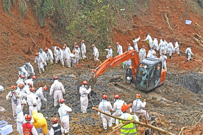 Trung Quốc sẽ sớm hoàn tất báo cáo sơ bộ về vụ rơi máy bay ở Quảng Tây ảnh 1