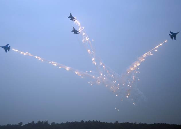 NATO ngăn chặn nhóm máy bay tiêm kích Nga trên Biển Baltic ảnh 1