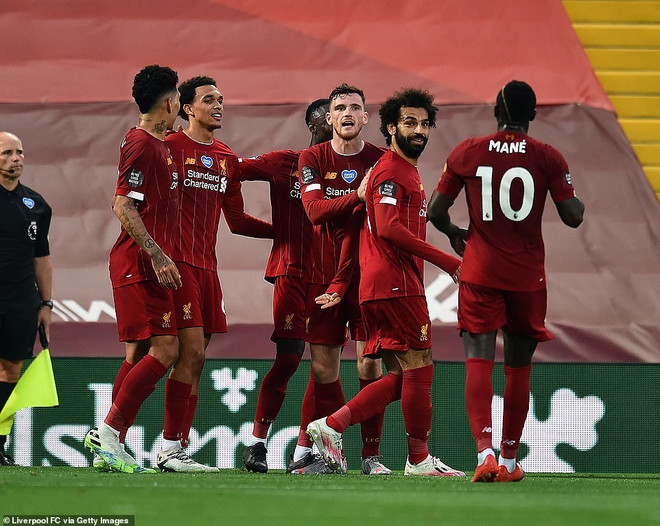 Liverpool giành chiến thắng tưng bừng trong ngày nâng cúp vô địch ảnh 1