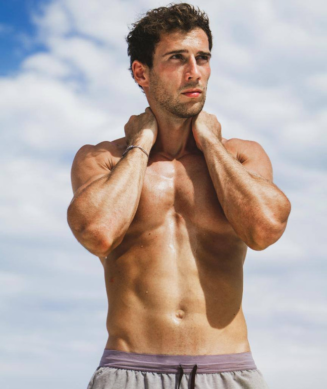 Leon Goretzka khoe body hoàn hảo, chia sẻ mục tiêu của Bayern ảnh 1